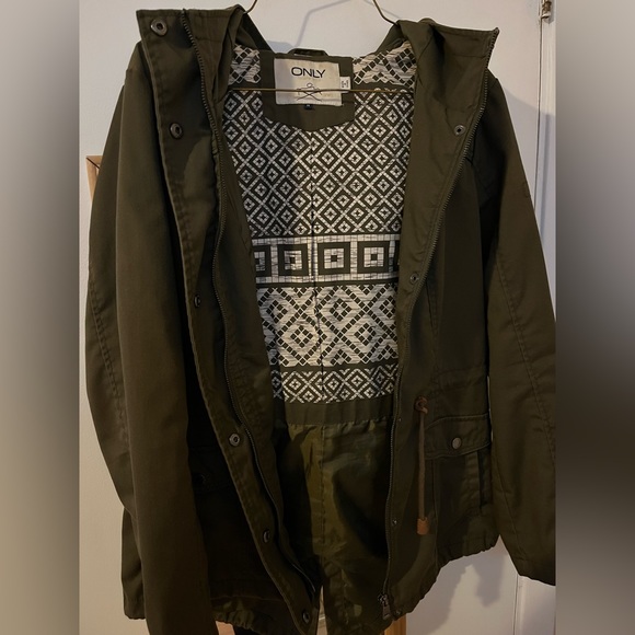 Womens spring/fall jacket - Picture 3 of 4